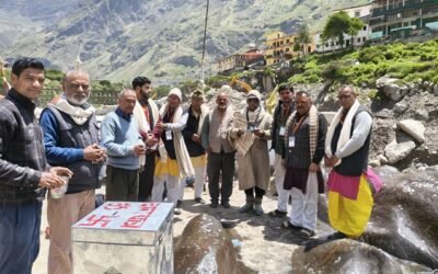 शोकसभा: श्री बदरीनाथ मंदिर में दिवंगतों की आत्मशांति हेतु की गई प्रार्थना, तीर्थ पुरोहितों ने की शोक सभा–