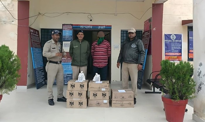 चमोली: पुलिस ने पकड़ा अवैध अंग्रेजी शराब का जखीरा, एक युवक को किया गिरफ्तार–