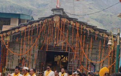 जय माणा घन्याल: वैदिक मंत्रोच्चारण के साथ बदरीनाथ के क्षेत्र रक्षक घंटाकर्ण मंदिर के कपाट खुले, जयघोष गूंजे–