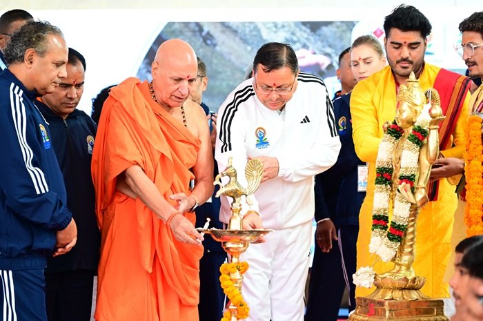 योग दिवस: मुख्यमंत्री पुष्कर सिंह धामी ने भराड़ीसैंण से दिया “हर घर योग, हर जन निरोग’’ का संदेश–