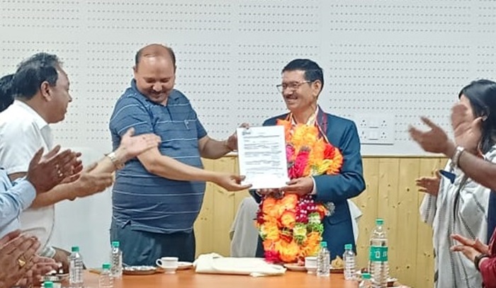 चमोली: जिला​​धिकारी और उपजिला​धिकारी की सराहनीय पहल, अब सेवानिवृ​त्ति के दिन ही होगा देयकों का भुगतान–