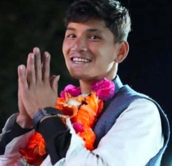 चमोली: सबसे कम उम्र के ग्राम प्रधान टॉस से बने, 138-138 मत पड़े, टॉस में जीते–