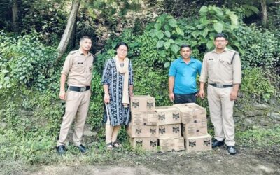 चमोली: तस्करों को आबकारी विभाग की कार्रवाई की लगी भनक तो झाड़ियों में फेंक दी अंग्रेेजी शराब की पेटियां, देखें वीडियो–