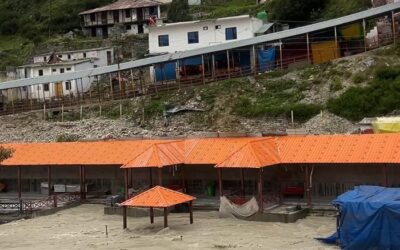 चमोली: अलकनंदा का जलस्तर बढ़ा, बदरीनाथ में ब्रह्मकपाल के आधे हिस्से तक पहुंचा नदी का पानी–