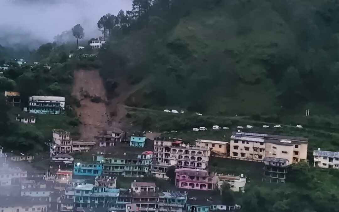 चमोली: थराली के टुनरीगदेरे का जलस्तर बढ़ने से चेपड़ों बाजार हुआ मलबे में तब्दील, एक युवती लापता–