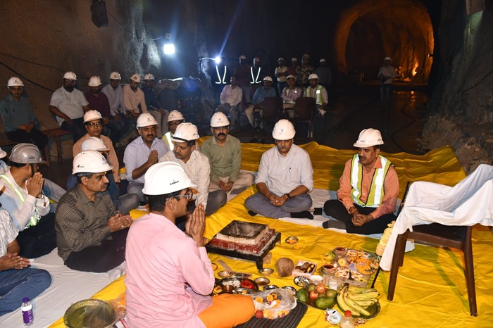 उपल​ब्धि: विष्णुगाड-पीपलकाेटी जल विद्युत परियोजना में पेनस्टॉक स्टील लाइनर की स्थापना हुई शुरु–