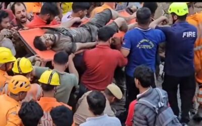 मलबे के ढेर में जिंदगी तलाश: 16 घंटे बाद सुरक्षित निकले कुंवर सिंह, परिवार मलबे में दबा–