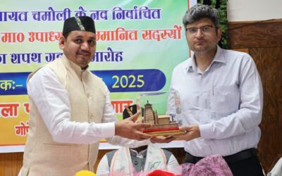 चमोली: जिला पंचायत अध्यक्ष, उपाध्यक्ष और सदस्यों ने ली पद एवं गोपनीयता की शपथ–