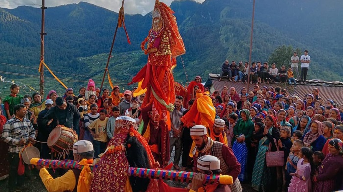 जय मां कालिंका: रुद्रनाथ भगवान से हुआ मां कालिंका का देव मिलन, जयकारे गूंजे–