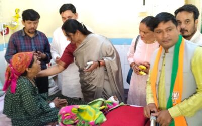 चमोली: मुख्यमंत्री पुष्कर सिंह धामी के जन्मदिवस पर मरीजों को बांटे फल–