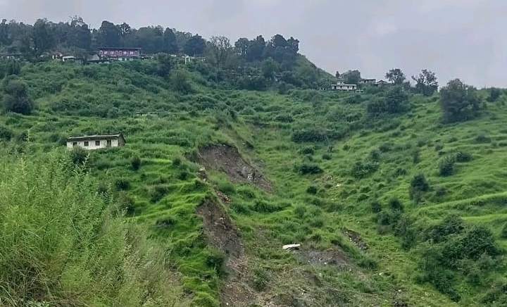 लांखी गांव में भी होने लगा भूधंसाव