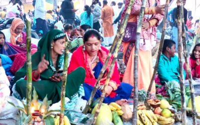 उत्तराखंड: मुख्य सचिव आनंद बर्द्धन ने पत्नी संग की छठ पूजा, आज उगते सूर्य को अर्घ्य देकर संपन्न हुई छठ पूजा–