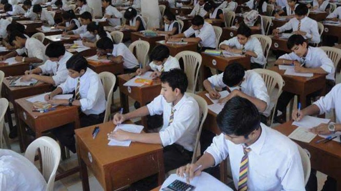 तैयारी में जुटे बोर्ड परीक्षार्थी- तैयारी में जुटे बोर्ड परीक्षार्थी-