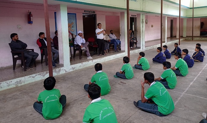 चमाेली: राजकीय आश्रम पद्धति विद्यालय सैकोट में मनाया गया विश्व दृ​ष्टि दिवस–