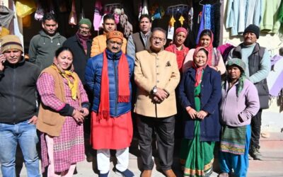 चमोली: परिवार संग बदरीनाथ धाम के दर्शनों को पहुंचे कृषि मंत्री गणेश जोशी–