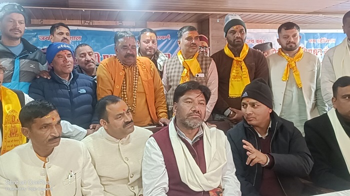 चमाेली: चारधाम होटल एसोसिएशन की बदरीनाथ में हुई बैठक, दस बिंदुओं पर हुई चर्चा–