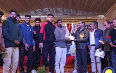 चमाेली: देहरादून बना राज्य आमंत्रण वॉलीबाल का विजेता, जिलाधिकारी ने दी ट्रॉफी–
