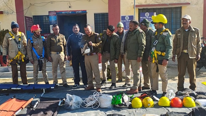 चमोली: थाना पोखरी के पुलिस कर्मियों को दिया गया आपदा प्रबंधन का प्रशिक्षण–