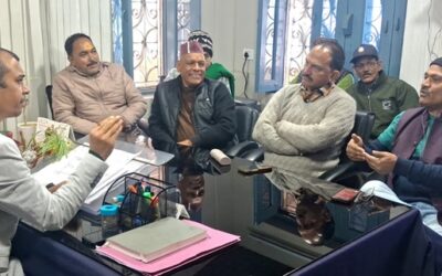 चमोली: गोपेश्वर में अनियमित पेयजल सप्लाई पर पूर्व मंत्री राजेंद्र भंडारी के नेतृत्व में जनप्रतिनिधियों ने किया अधिशासी अभियंता का घेराव–