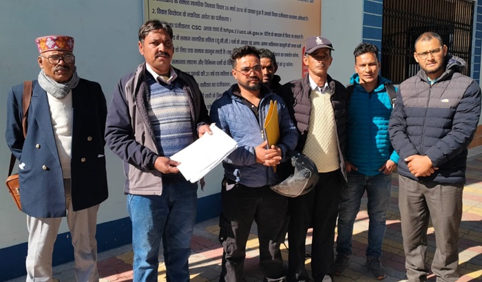 चमोली: पर्यटन ग्राम रामणी में खड़िया खनन के विरोध में उतरे ग्रामीण, खड़िया खनन की अनुमति को रद्द करने की मांग–