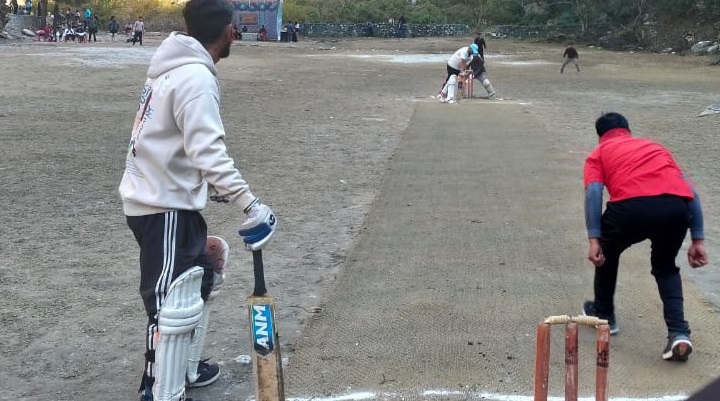 चमोली: निजमुला घाटी के गाड़ी गांव में अब रोमांचित मोड में पहुंचा क्रिकेट टूर्नामेंट–