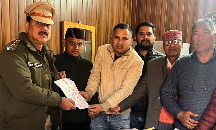 चमोली: उधम सिंह नगर के आरोपी पुलिस कर्मियों को चमोली जनपद में तैनाती का किया विरोध–