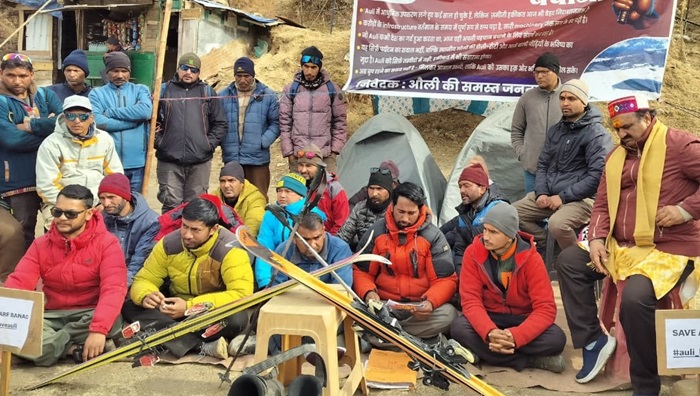 मिशन औली: गढ़वाल सांसद अनिल बलूनी से हुई आंदोलनकारियों की वार्ता–