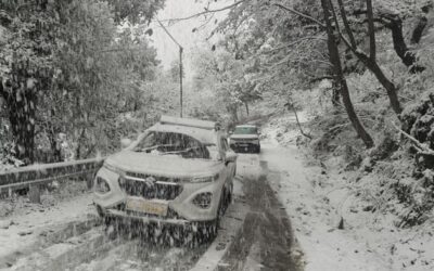 चमोली: सीजन की पहली बर्फबारी, बर्फबारी से ढके दर्जनों गांव, दुश्वारियां भी बढ़ी–