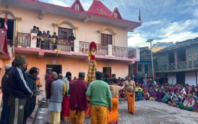 चमाेली: 11 दिनों तक अपने भक्तों को आशीर्वाद देने के बाद गर्भगृह में विराजमान हुए आराध्य देव जाख देवता–