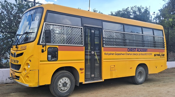 चमोली: क्राइस्ट एकेडमी कोठियालसैंण की इन बसों पर लगाओ लगाम, कहीं और की न ले लें जान–