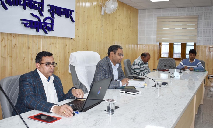 चमोली: औली विंटर कार्निवाल और राष्ट्रीय स्कीइंग चैम्पियनशिप के आयोजन को लेकर आयोजित हुई बैठक–