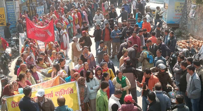 चमोली: जोशीमठ पैनखंडा समुदाय को ओबीसी की केंद्रीय सूची में करें दर्ज, सड़कों पर उतरे लोग–