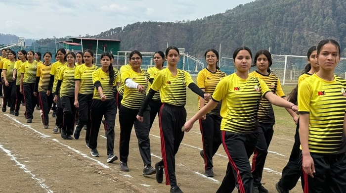चमोली: राजकीय नर्सिंग कॉलेज की वा​र्षिक खेलकूद प्रतियोगिता में हुए हेयर स्टाइल और फेस पेंटिंग प्रतियोगिता–