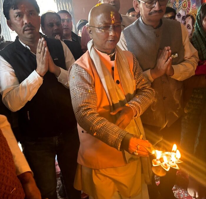 आस्था: मां नंंदा के सिद्धपीठ कुरुड़ पहुंचे लैंसडाउन के विधायक महंत दिलीप रावत, किए मां नंंदा के दर्शन–