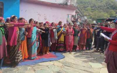 चमाेली: गंगोलगांव में एकजुट हुई महिलाएं, शराब बंदी का उठाया बीड़ा, शराब पर पूर्ण प्रतिबंध लगाया–