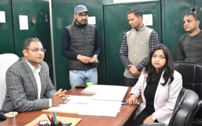 चमोली: जिलाधिकारी गौरव कुमार ने किया कोषागार का निरीक्षण–