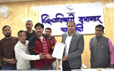 चमोली: जिला​धिकारी की अध्यक्षता में बदरीनाथ होटल एसोसिएशन और व्यापार संघ की हुई बैठक–