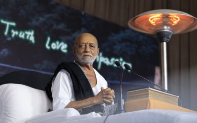 आस्था: गोविंदघाट में मोरारी बापू की भव्य रामकथा शुरू, अलकनंदा के किनारे हो रही कथा–