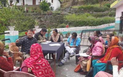 चमाेली: गांव-गांव घूमी स्वास्थ्य कर्मियों की टीम, संस्थागत प्रसव के बताए फायदे–