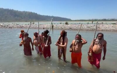 आस्था: त्रिवेणी घाट गंगा स्नान के लिए पहुंची 1221वीं पवित्र छड़ी यात्रा–