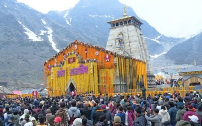उत्तराखंड: जयकारों के साथ केदारनाथ धाम के कपाट खुले, सीएम धामी ने की पूजा–
