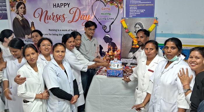चमोली: सेवा और समर्पण का प्रतीक हैं नर्सें, जिला अस्पताल में मनाया अंतरराष्ट्रीय नर्स दिवस–