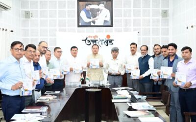 उत्तराखंड: मुख्यमंत्री पुष्कर सिंह धामी ने ‘सौर जागरूकता स्मारिका पुस्तिका’ का किया विमोचन–