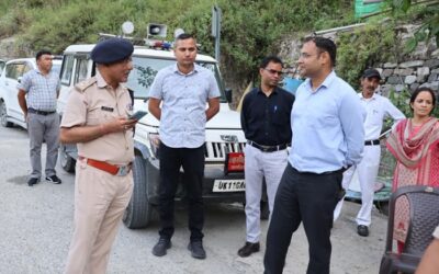 चमोली: चारधाम यात्रा को सुगम बनाने हेतु यातायात व्यवस्था का जिलाधिकारी ने लिया जायजा–