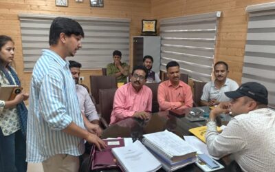 चमोली: निजमुला सड़क पर काली चट्टान का शीघ्र करें स्थायी उपचार, जिलाधिकारी और लोनिवि के ईई से मिले जनप्रतिनिधि–