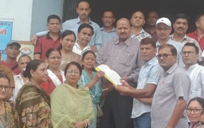 टीईटी की अनिवार्यता समाप्त करने और पुरानी पेंशन बहाली की मांग को लेकर शिक्षक-​शि​क्षिकाओं ने किया प्रदर्शन–