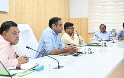 चमोली: गंगा की मुख्य धारा तक पहुंचने से पहले ही सहायक नदियों एवं ग्रामीण क्षेत्रों में प्लास्टिक अपशिष्ट रोकें-जिलाधिकारी–