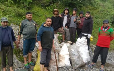 चमोली: भुलकण में चला वृहद सफाई अभियान, निगोल नदी में कूड़ा फेंकने पर जताई चिंता–