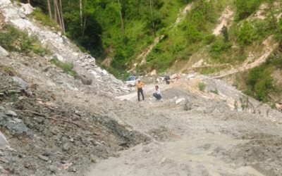 चमोली: बारिश से 13 ग्रामीण सड़कें बाधित, लोग लंबी दूरी तक पैदल कर रहे आवाजाही–