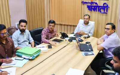 पात्र परिवारों को प्रधानमंत्री आवास योजना का लाभ दिलाने में तेजी लाएं: जिलाधिकारी–